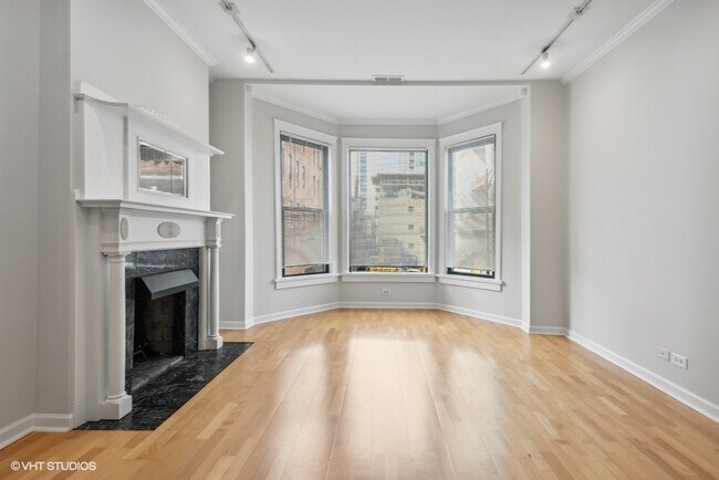 Photo - 747 N Sedgwick St Unit 2S