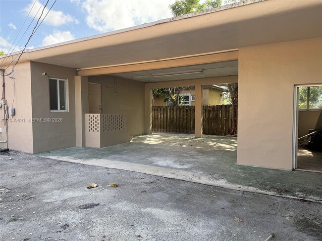Photo - 757 NW 47th St