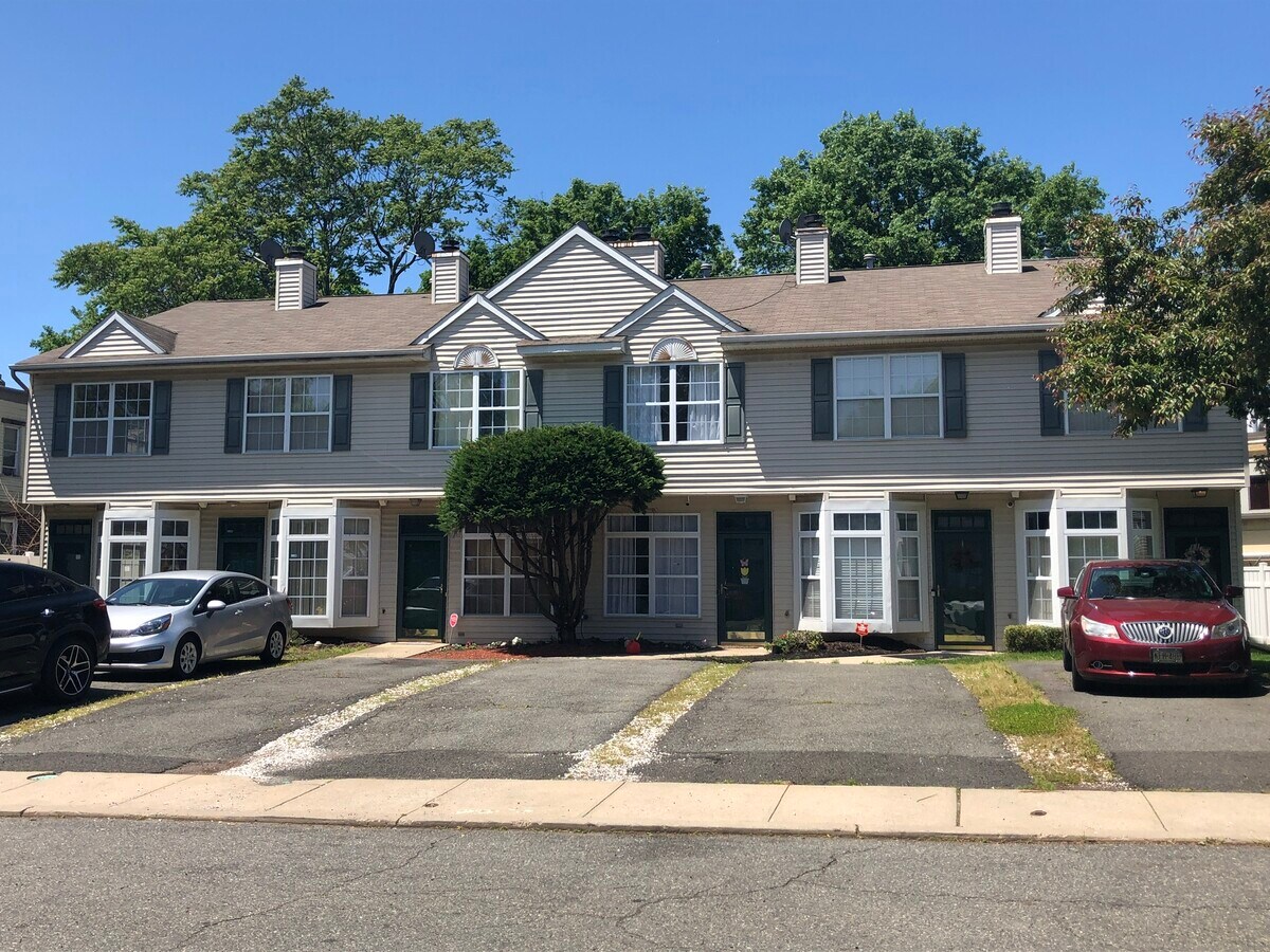 Photo - 7 Derby St Townhome