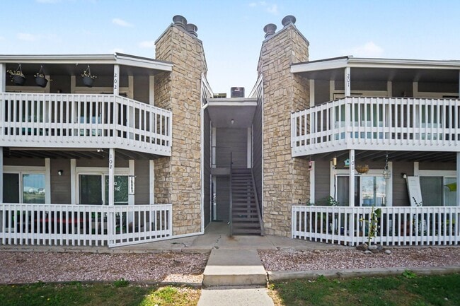 Building Photo - 18063 E Ohio Ave Unit 201