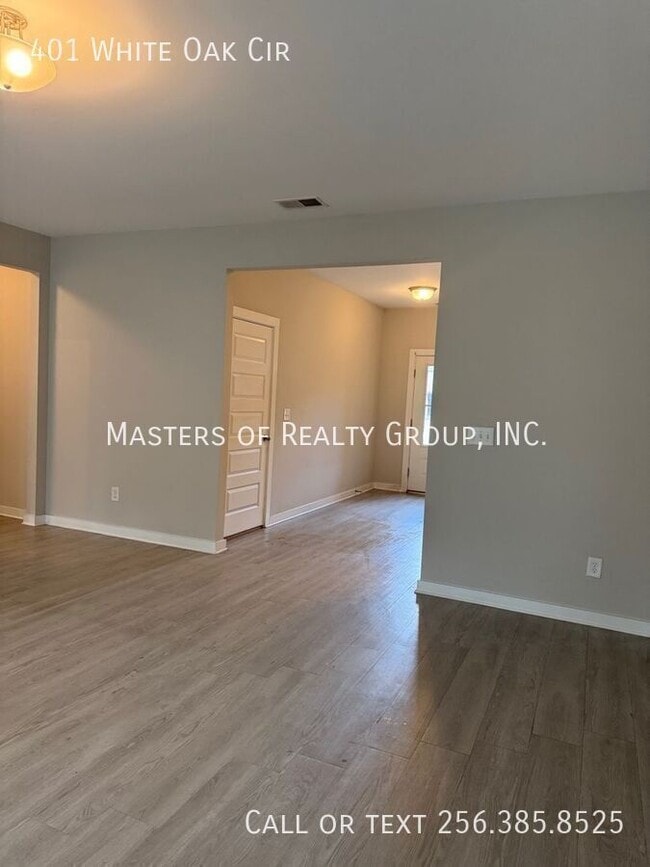 Photo - 401 White Oak Cir