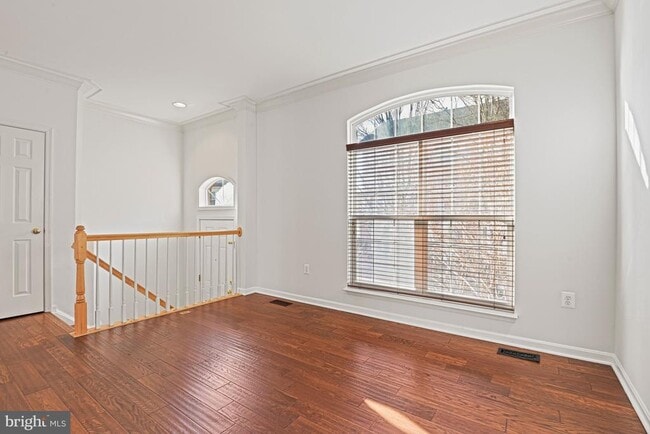 Photo - 46223 Wales Terrace