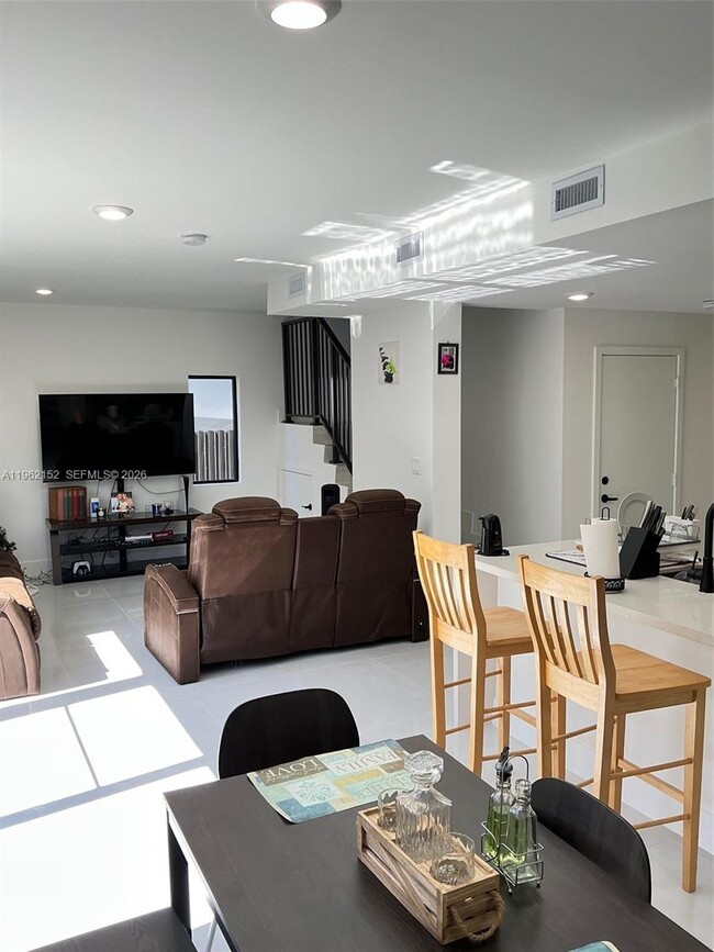 Photo - 1384 NW 2nd Ter