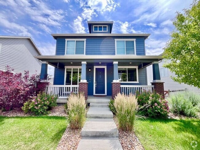 Building Photo - Charming Two-Story Home for Rent in the De...