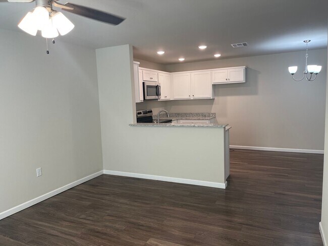 Photo - 3 bed, 2 bath, 2 car garage in Wagoner OK