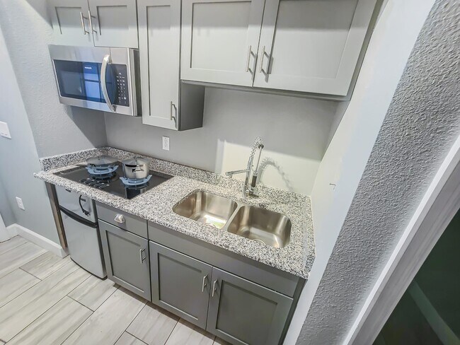 Photo - 514 E Renfro St