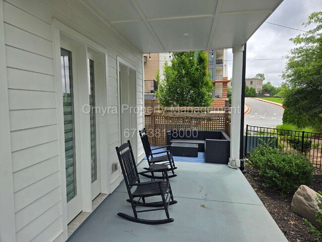 Photo - Gorgeous 4 Bedroom Home Near Grant Park! Unit A