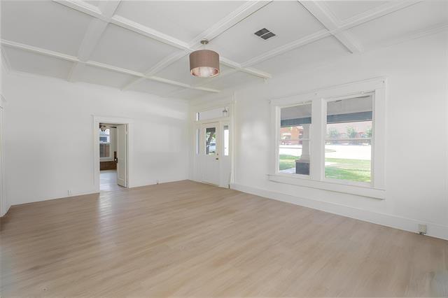 Photo - 201 E Pecan St