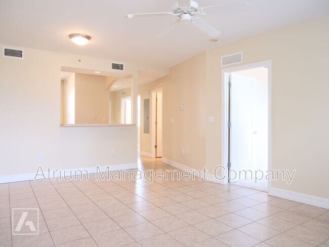 Photo - 2902 N Orange Ave Unit 211