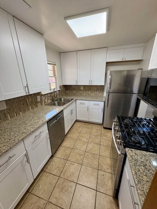 Photo - Charming 2 bedroom / 1 bath duplex in the heart of Lafayette Unit B