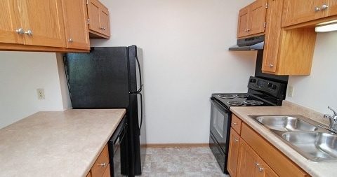 Kitchen - Geneva Place Apartments