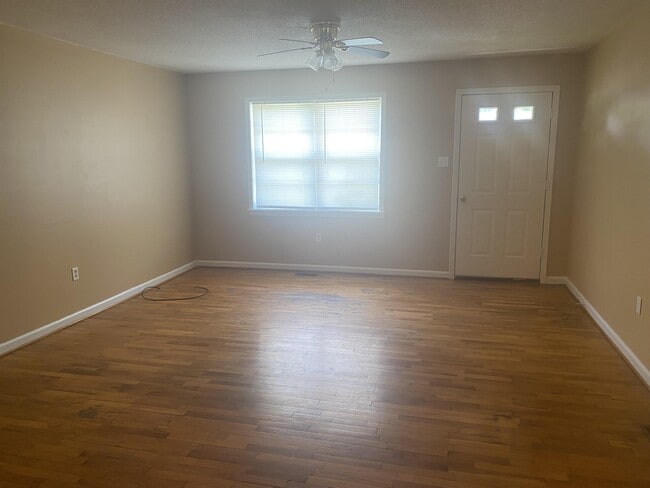 Photo - 1096 Berrywood Ave