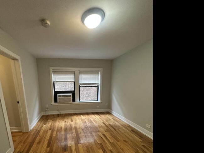 Building Photo - 0 bedroom in Chicago IL 60614 Unit Studio Rental