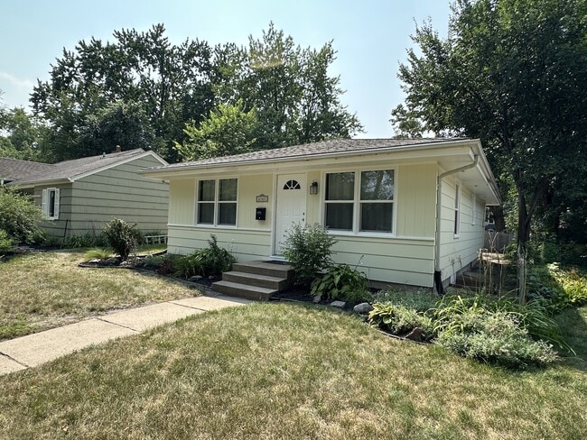 Photo - 6308 Logan Ave S