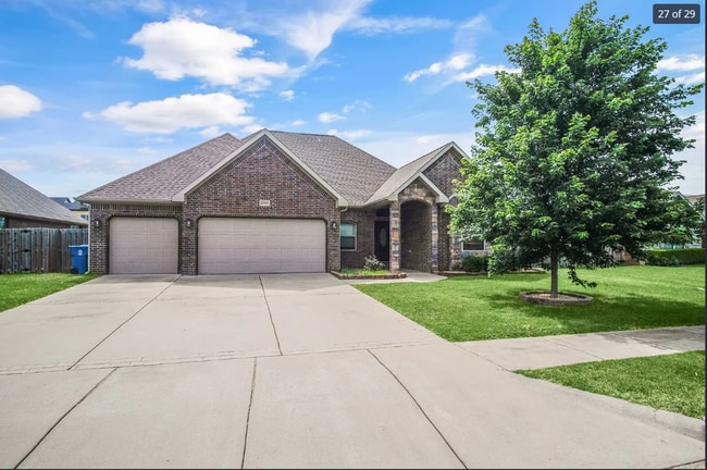 Photo - 2300 SW Chaddington Rd