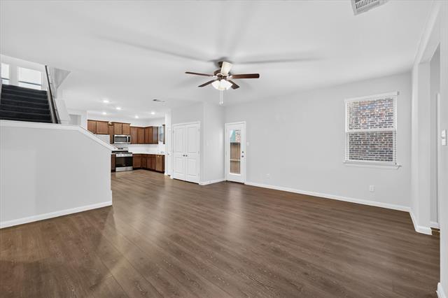 3920 Oak Crk Cir