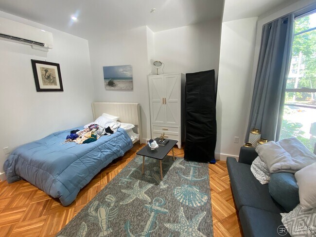 21 Regent Cir Unit 1