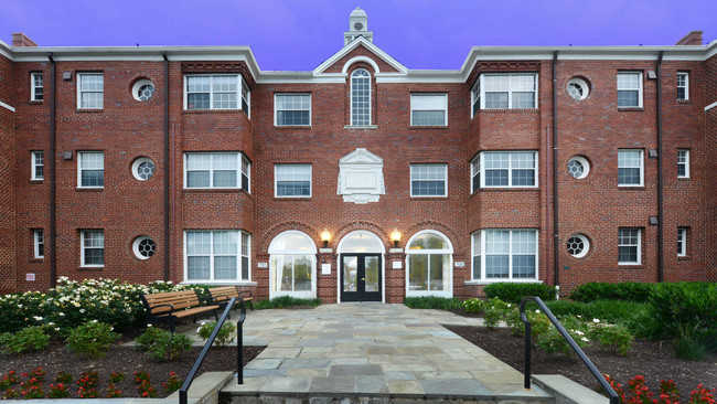 Exterior - Sheffield Court Apartments