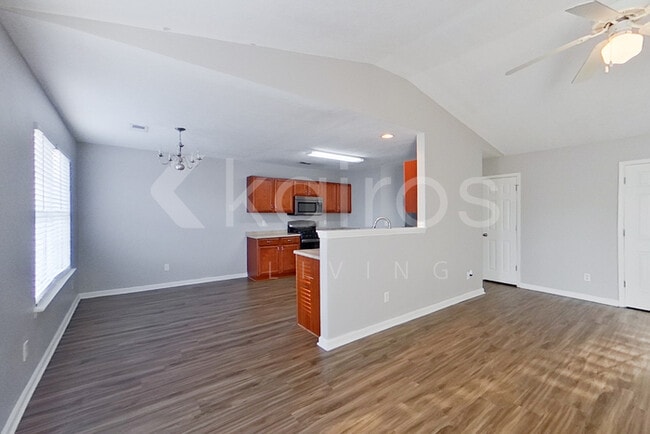 Photo - 261 Alexander Pointe Dr