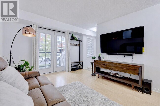 Photo - 2504 Post Rd