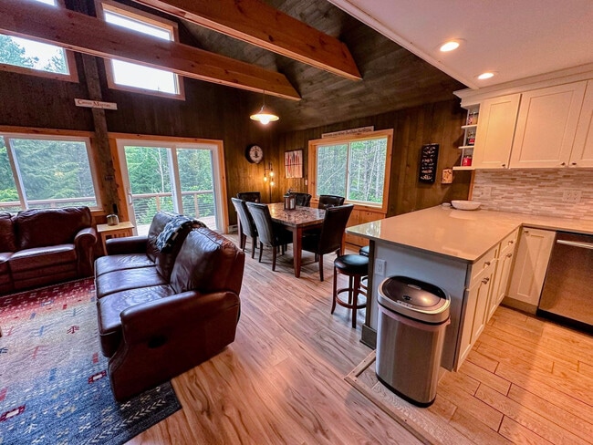 Building Photo - 157 Slalom Ln Rental