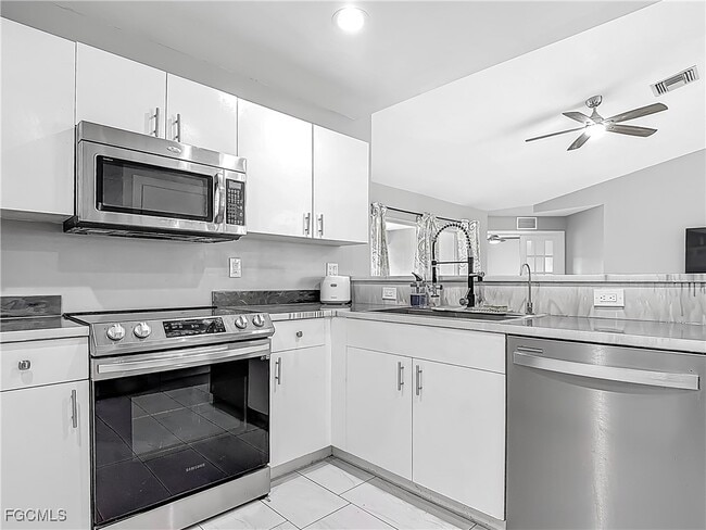 Building Photo - 2732 NW 3rd Terrace