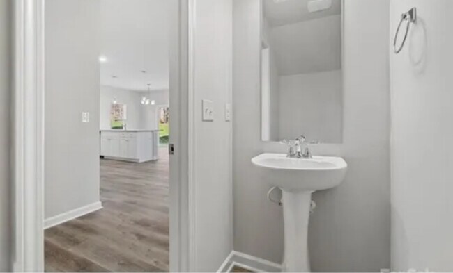 Photo - 2129 Clapham Ct