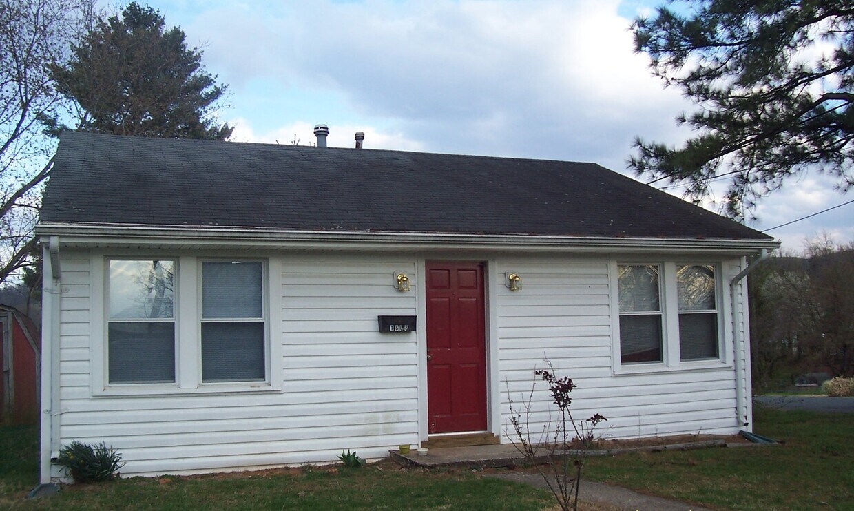 Cute Cottage in Belmont! - Cute Cottage in Belmont!