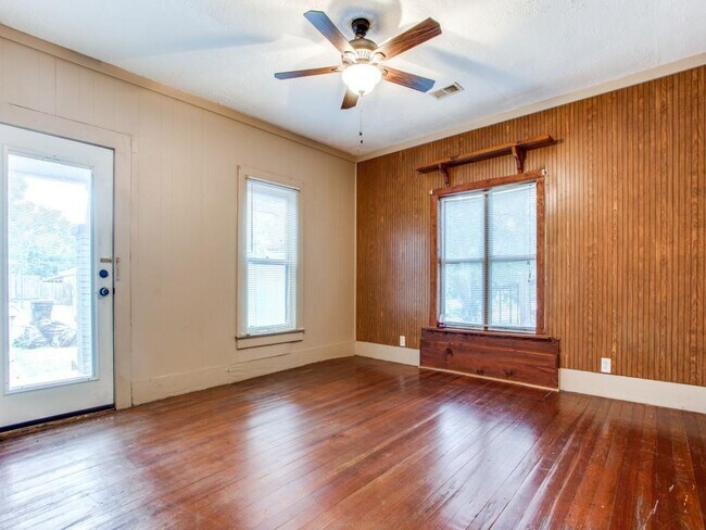 Photo - 609 E Monterey St