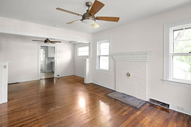 Photo - Cute Downtown Bungalow