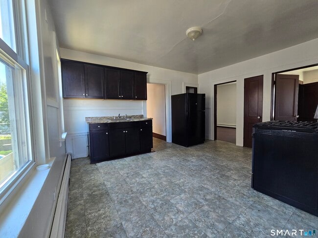 Photo - 125 Hollister Ave