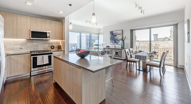 Photo - Luxury Living - Get 1 Month Free! Unit AMS2