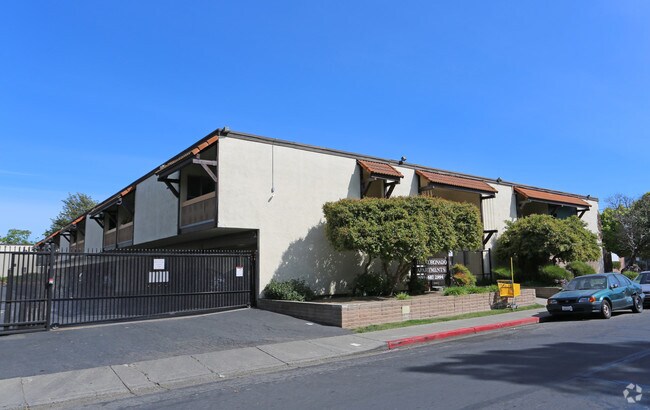 Coronado Apartments - Coronado Apartments