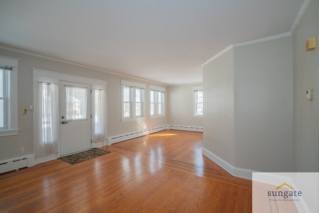 Photo - 3043 Pinewood Ave Unit 1