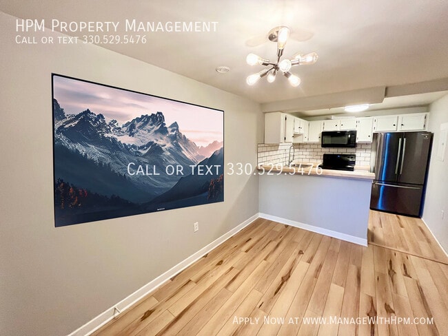 Photo - 1133 W 9th St Unit 107