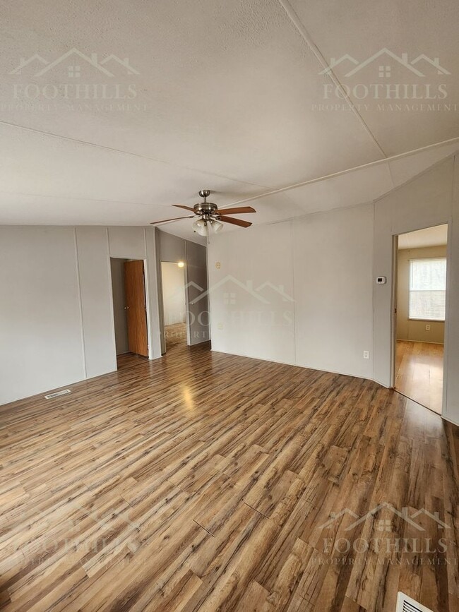 Photo - 924 Lebanon Rd