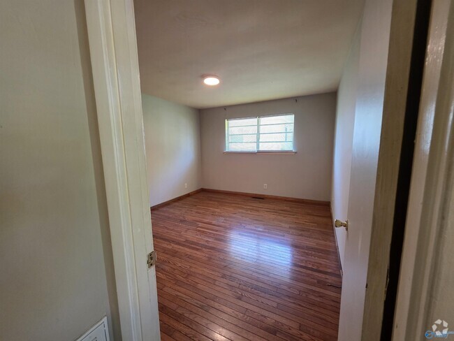 Building Photo - 905 Stevens Ct NE Unit 3 Rental