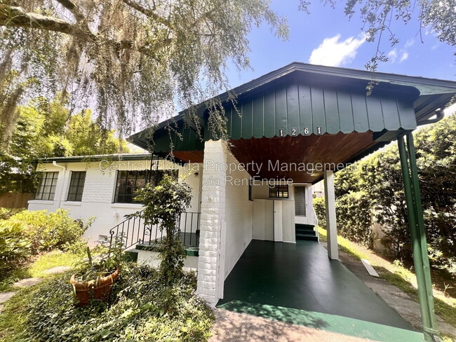 Photo - 1261 Richmond Rd