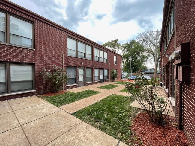 Photo - Morganford Plaza Apartments