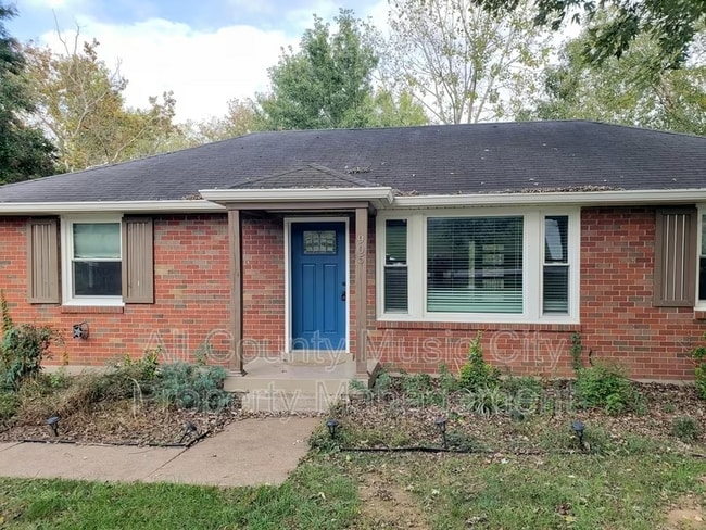 Building Photo - 905 Mitchell Rd