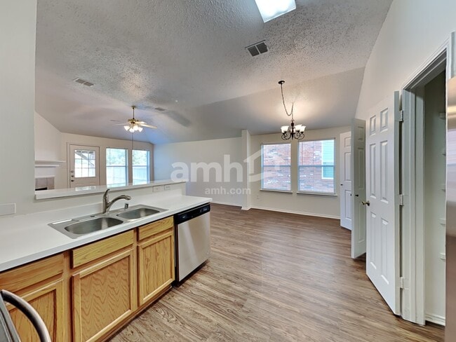 Photo - 2043 Wildwood Dr