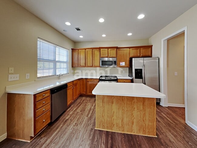 Photo - 10811 River Oaks Dr NW