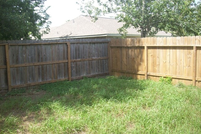 Building Photo - 10526 Crescent Moon Dr Rental