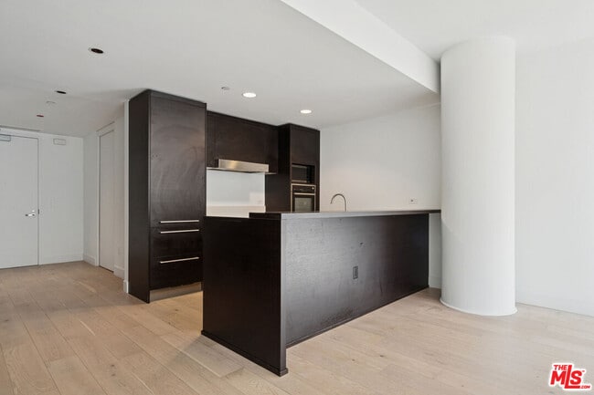 Photo - 6250 Hollywood Blvd Unit 8K