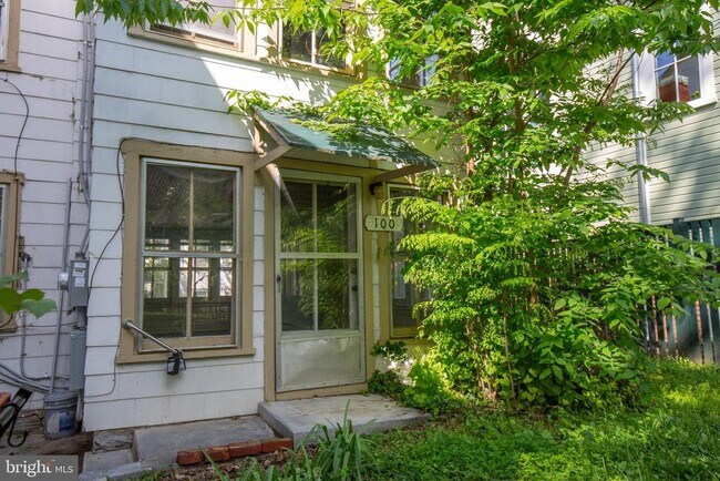 Photo - 304 W German St