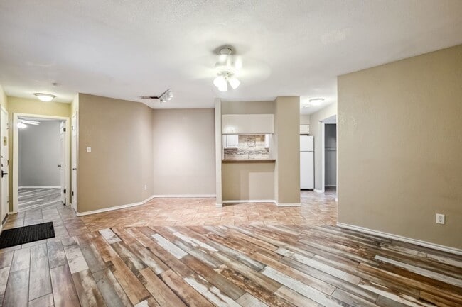 Building Photo - 1608 Pecan Chase Cir Rental
