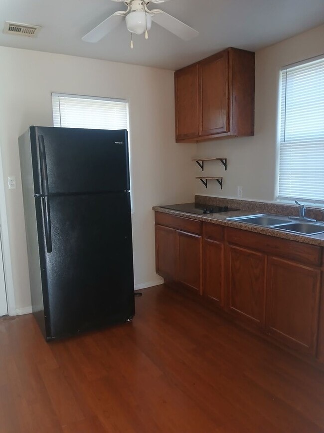 Photo - Cozy ~  2-bedroom, 1-bathroom house