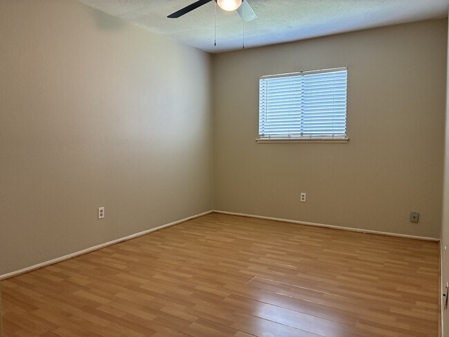 Building Photo - 2715 Kingfisher Dr