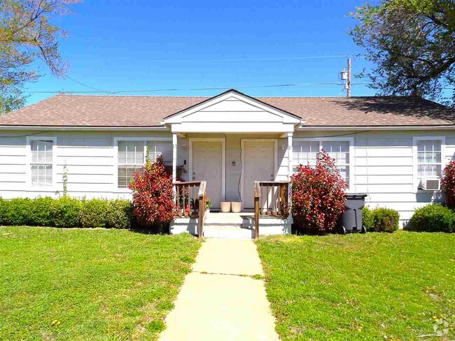 Building Photo - 1159 NW Ozmun Ave Rental