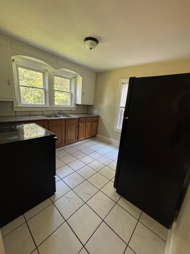 Photo - 530 Broad St